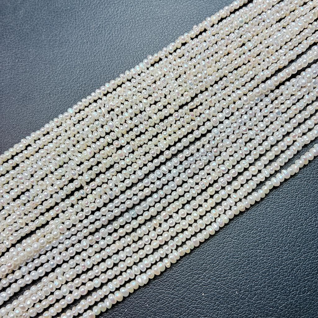 【可憐な極小サイズ】繊細な輝きを放つ白淡水パール!重ね付けにも最適な約3x2.5mmポテト型(38cm) | P0058