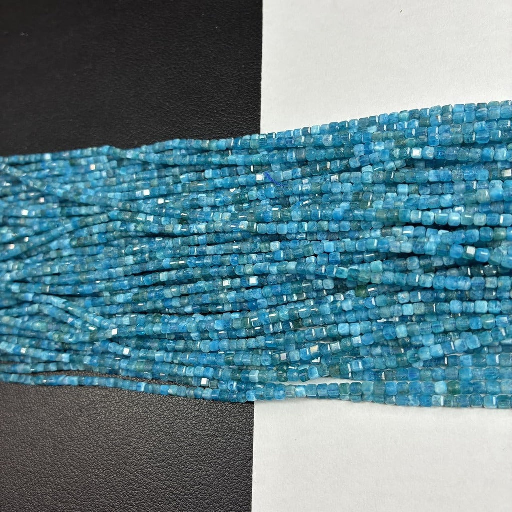 アパタイト キューブ 青 2.7mm | K0047