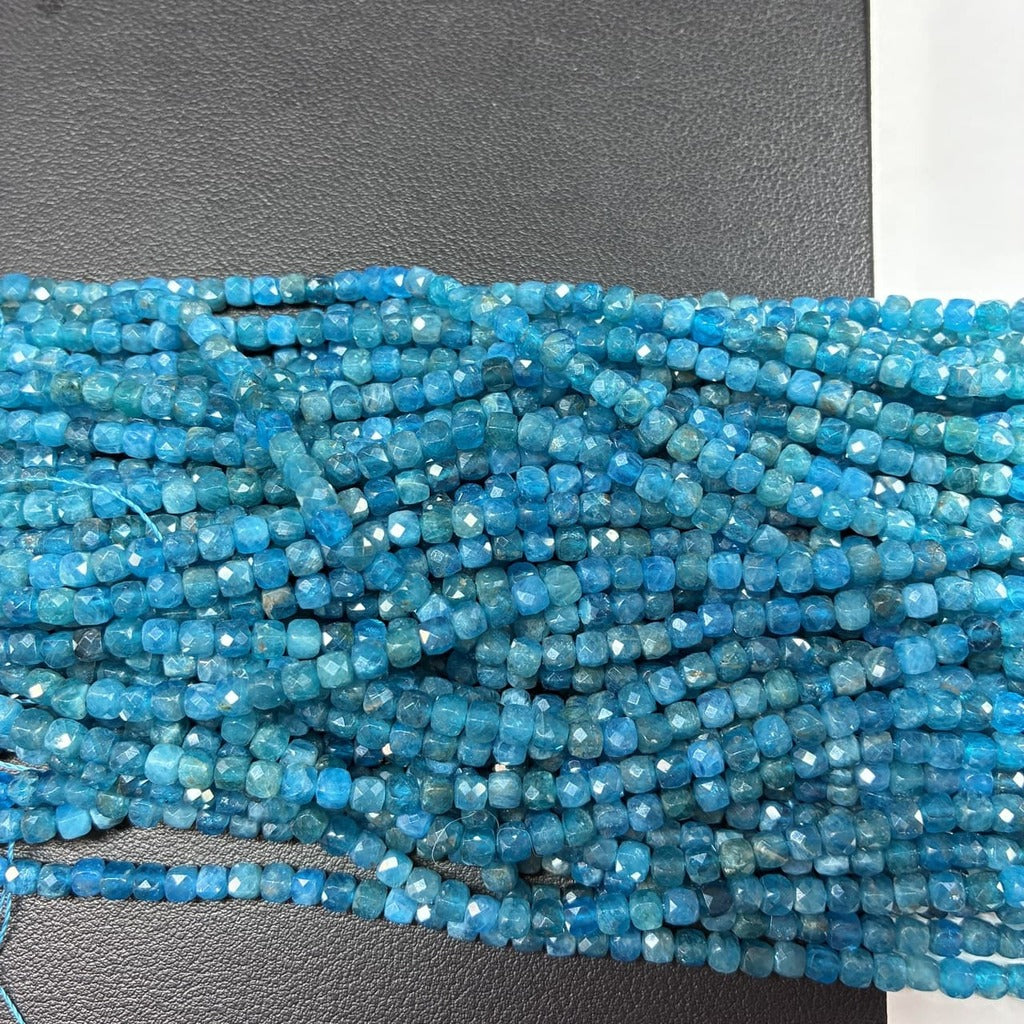アパタイト キューブ 青 4.2mm | K0050