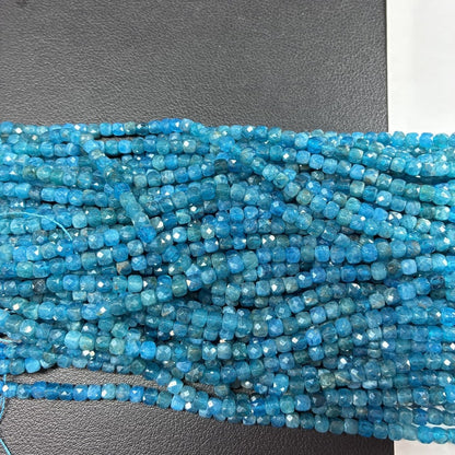 アパタイト キューブ 青 4.2mm | K0050