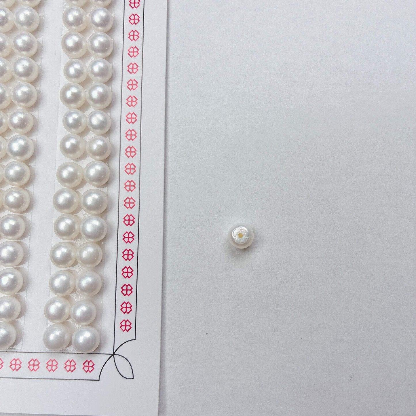 【ハンドメイドに最適!】約5mmの無核コイン型淡水パール(白・片穴10粒セット)アクセサリー作成に| P0013