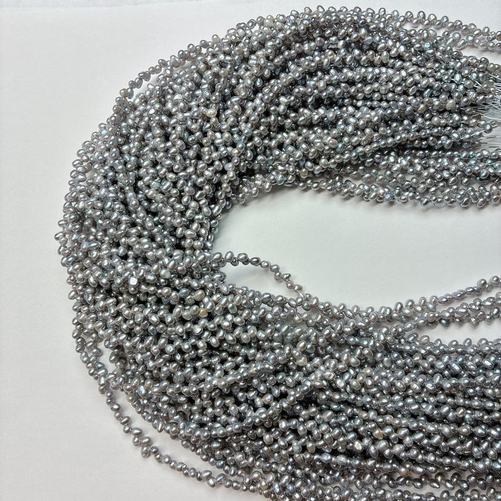 【凛とした美しさ】シックなグレーの輝き!可憐な蕾型の淡水パール(約3.7x3mm/39cm) | P0052
