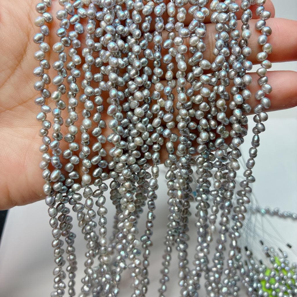 【凛とした美しさ】シックなグレーの輝き!可憐な蕾型の淡水パール(約3.7x3mm/39cm) | P0052