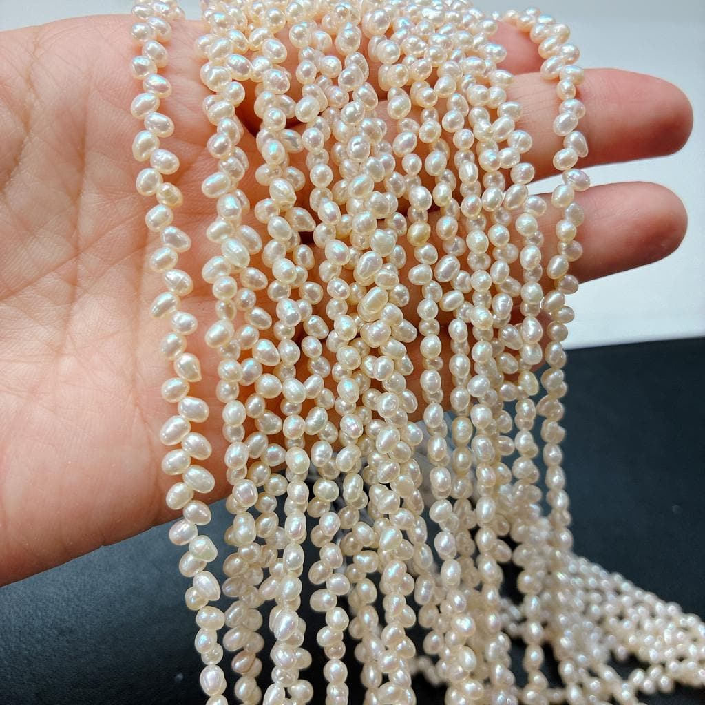 【可憐な蕾の形】清らかな白さと繊細な輝き!アクセサリーを優雅に彩る蕾型淡水パール(39cm) | P0054