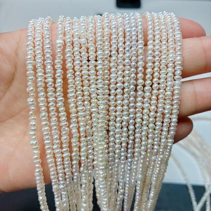 【可憐な極小サイズ】繊細な輝きを放つ白淡水パール!重ね付けにも最適な約3x2.5mmポテト型(38cm) | P0058