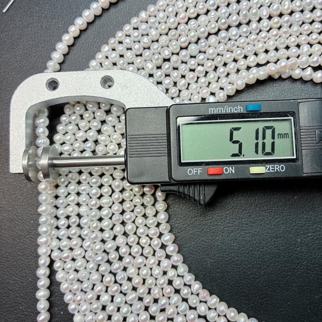 【自然な可愛さ】清楚に輝くホワイトパール!使いやすい約5mmのポテト型淡水パール(38cm) | P0062