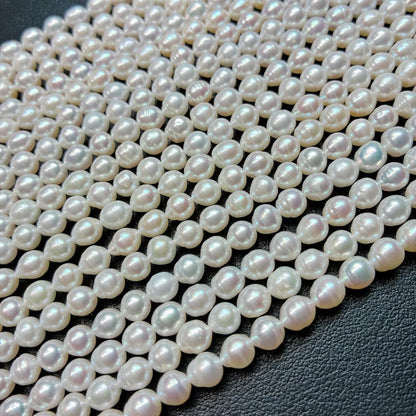 【王道の白】約5x5.5mmの愛らしいポテト型!手作りに彩りを添える白淡水パール(38cm) | P0063